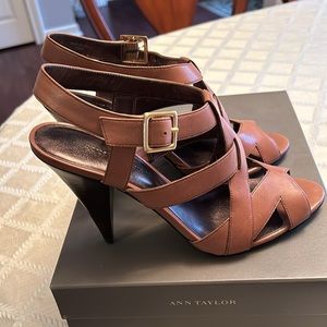 Ann Taylor women’s sandal heel shoe tan brown 8.5